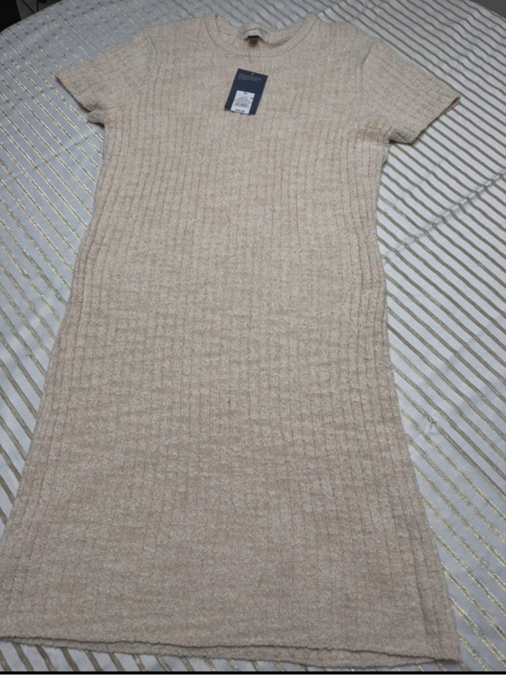 Universal Thread Beige Ribbed Short-Sleeve Crew-Neck Sweater Dress